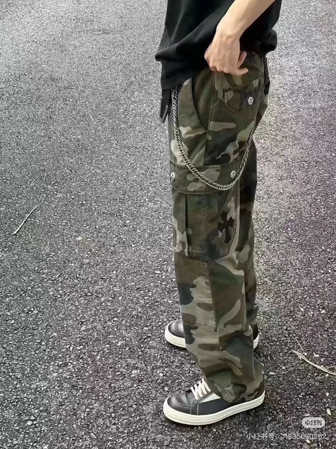 P280 Style number: D312 Chrome Hearts Chrome Hearts camouflage work jeans Color #Camouflage Size #S-Xxl (28 30 32 34 36) 28 Waist 74 Hip 102 Length 101 30 Waist 78 Hip 106 Length 102 32 Waist 82 Hip 110 Length 103 34 Waist 86 Hips 114 Pants length 104 36 Waist 90 Hips 118 Pants length 106 SIZE#28 30 32 34 36 (s m l xl xxl)